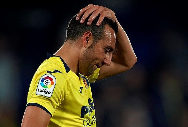 Cazorla òa khóc khi sút hỏng phạt đền, đẩy đội nhà vào nhóm xuống hạng_695cdceb0289a.jpeg