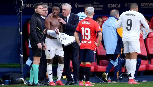 CĐV Real Madrid giận dữ: “Đây không phải bóng đá, đây là La Liga”_695b8f7abc71f.jpeg