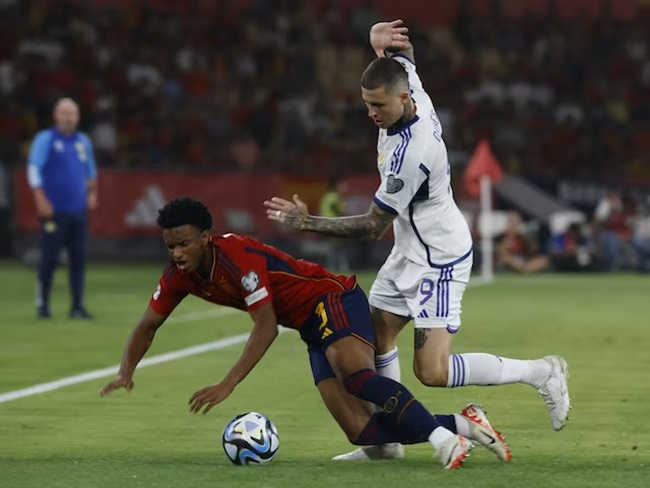 CHÍNH THỨC: Hung tin khiến Barca nhăn mặt_695c163671560.jpeg