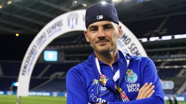 CHÍNH THỨC: Huyền thoại Iker Casillas tuyên bố “treo găng”_695c76400a47b.jpeg