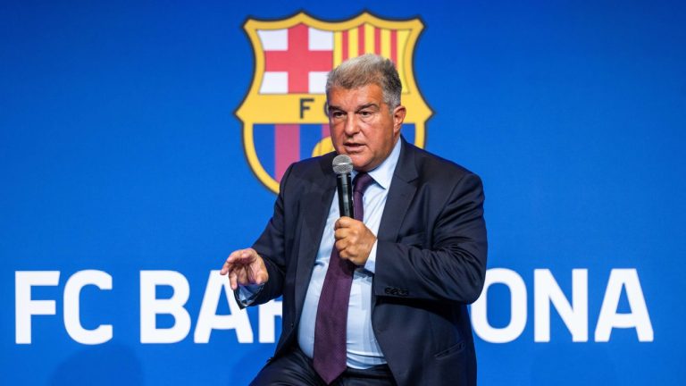 Chủ tịch Barca muốn La Liga tổ chức lại trận Siêu kinh điển_695bda6f656a9.jpeg