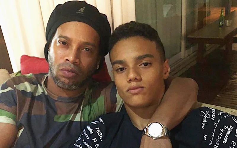 Con trai Ronaldinho ký hợp đồng với Barca_695c294276d5f.jpeg