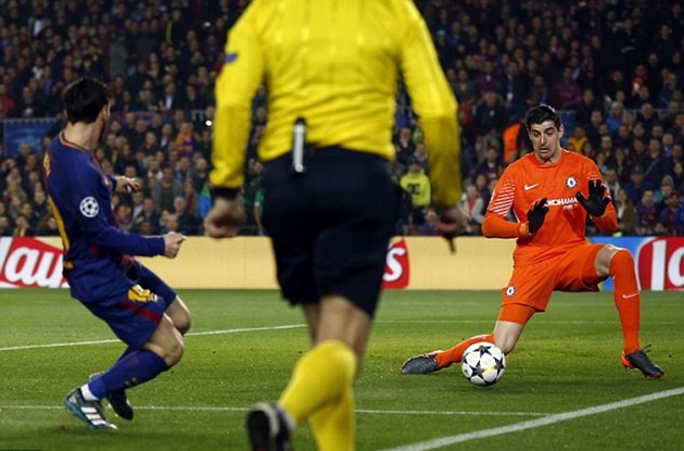 Courtois tiếp tục “phản pháo” truyền thông bằng thông điệp cực chất_695d0033d6613.jpeg