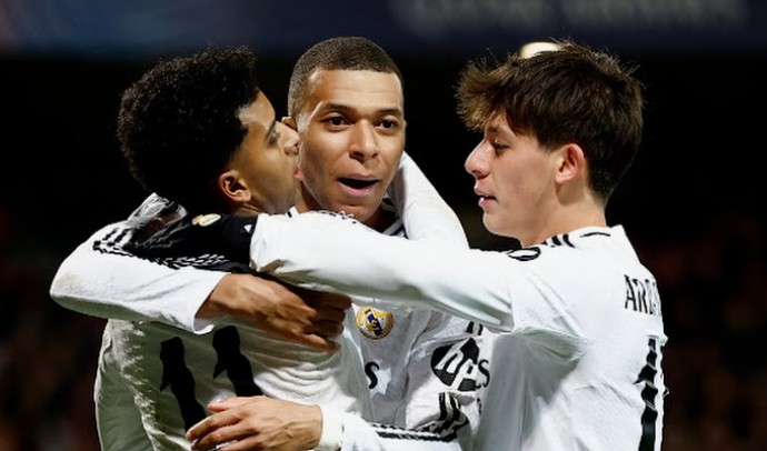 Cristiano Ronaldo gửi lời nhắc nhở về Kylian Mbappe tới Real Madrid_695b931c474cc.jpeg