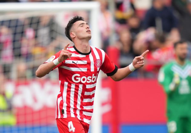 Cựu học viên La Masia sẽ chính là hậu vệ phải tiềm năng của Barca_695c05024f7be.jpeg