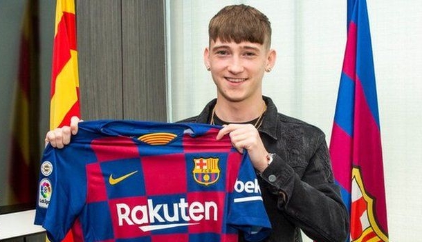 Đánh bại cả PSG lẫn MU, Barca đã có được ngôi sao tiềm năng này_695ccc0e088b9.jpeg