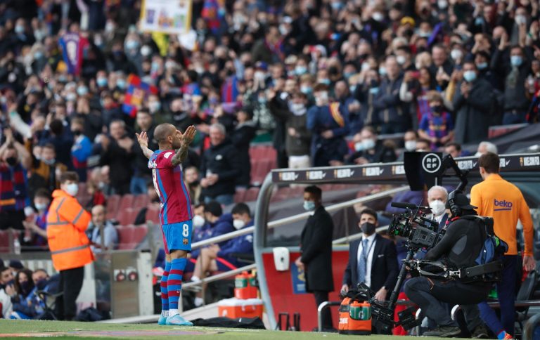 Dani Alves không chỉ có mỗi sự ngạo nghễ_695c48ea68f2f.jpeg