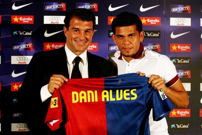 Dani Alves muốn trở lại thi đấu cho Barca_695c538a1c428.jpeg