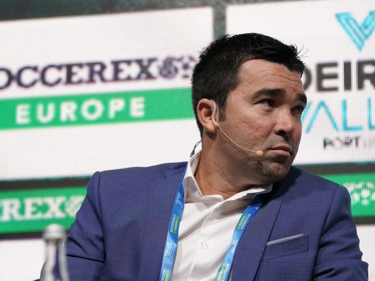 Deco “đá xéo” bản hợp đồng thảm họa của Barcelona_695bf07f9df07.jpeg