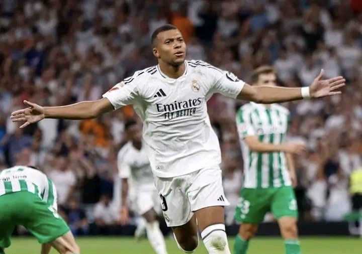 Deschamps: “Mbappe không hợp đá trung phong cắm”_695bbb63dd2ac.jpeg