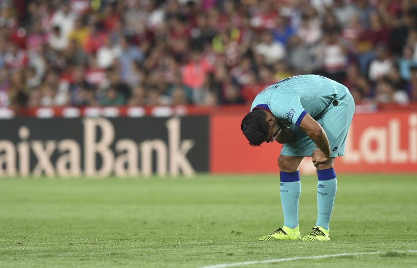 Điểm nhấn Granada 2-0 Barcelona: Messi bất lực, ‘Bom tấn’ 120 triệu euro đây sao?_695cb7d171a49.jpeg