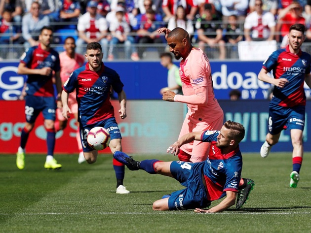 Điểm nhấn Huesca 0-0 Barca: Màn trình diễn không ngờ của tân binh, Barca hoàn thành âm mưu chờ MU_695cdbf341963.jpeg