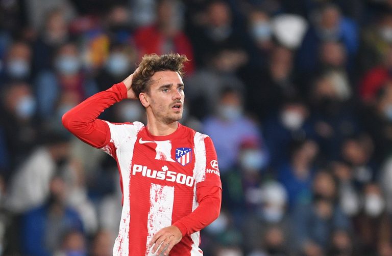 Đội hình tiêu biểu vòng 12 La Liga: Bom xịt Barca, Quả bóng vàng tái xuất_695c5182d7873.jpeg