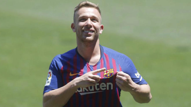 Được kì vọng là Xavi mới, Arthur Melo nói phũ với Barca_695d07c8db1c5.jpeg