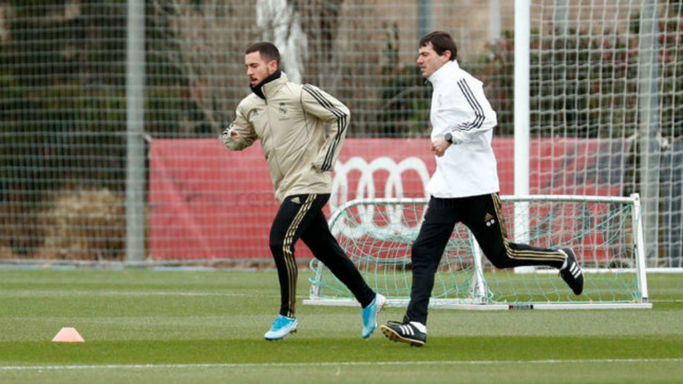 Eden Hazard đang khiến CĐV Real “nín lặng”, Santiago Bernabeu sôi sục!_695c9997c6473.jpeg