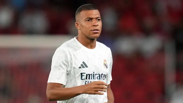 Figo nêu lý do Mbappe không thể giành Quả bóng vàng 2025_695b74cb20a3c.jpeg