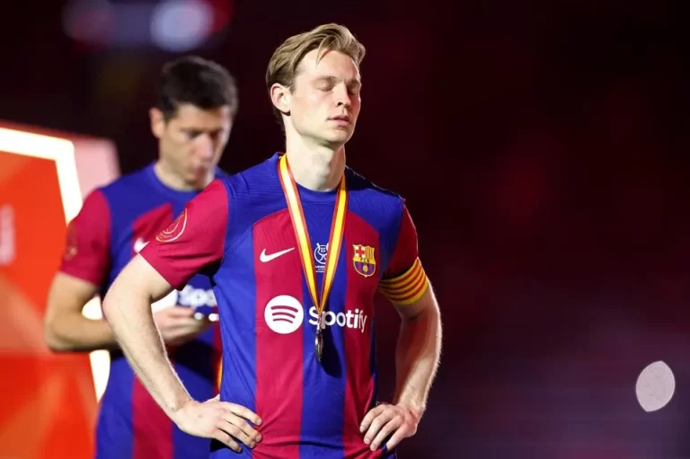 Frenkie De Jong bị chê năng lực tấn công_695bc73318dc7.webp