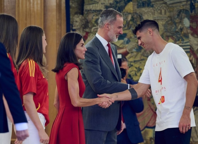 Hai cô công chúa Tây Ban Nha xinh như thiên thần_695bc53460283.jpeg