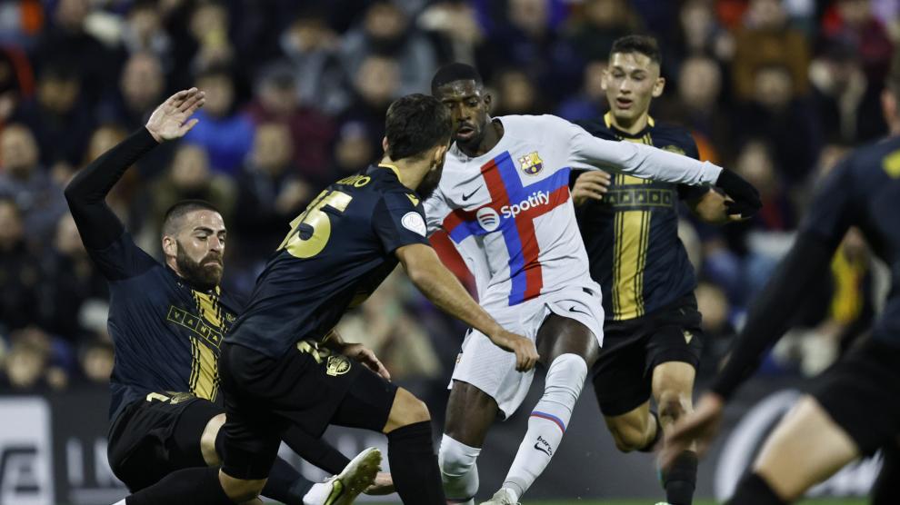 Hattrick điên rồ khiến Barcelona chao đảo ở cúp Nhà vua_695c2d300a491.jpeg