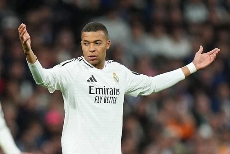 “HLV Ancelotti và nhiều cầu thủ Real Madrid không thích Mbappe”_695ba55431ee1.jpeg