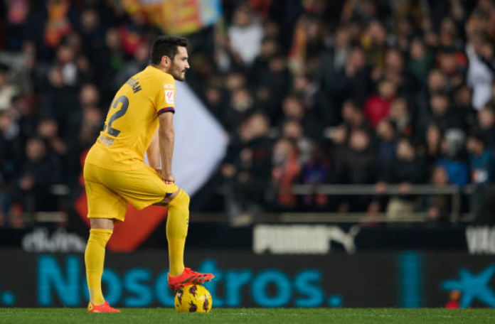 Hòa bạc nhược, Xavi tiết lộ phản ứng của dàn sao Barca_695c00f9be8d5.png