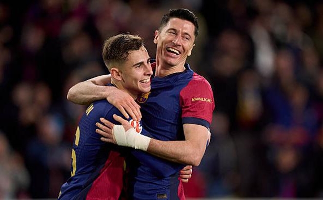 Hủy diệt Girona, Lewandowski bất ngờ lên tiếng về tương lai tại Barca_695b881a6efc4.jpeg