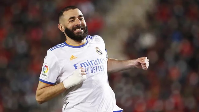 Karim Benzema: Từ trợ thủ của Ronaldo trở thành vua ở Bernabeu_695c42684e145.jpeg