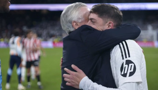 Khoảnh khắc xúc động của Ancelotti sau trận Real 1-0 Bilbao_695b83a10d316.jpeg