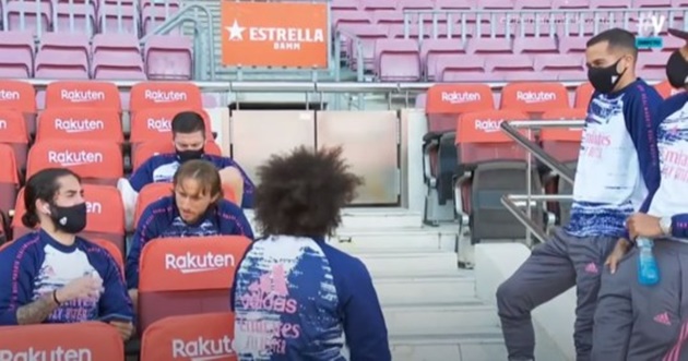 Không vui với Zidane, sao Real phàn nàn với Marcelo và Modric ở Camp Nou_695c6905f012b.jpeg