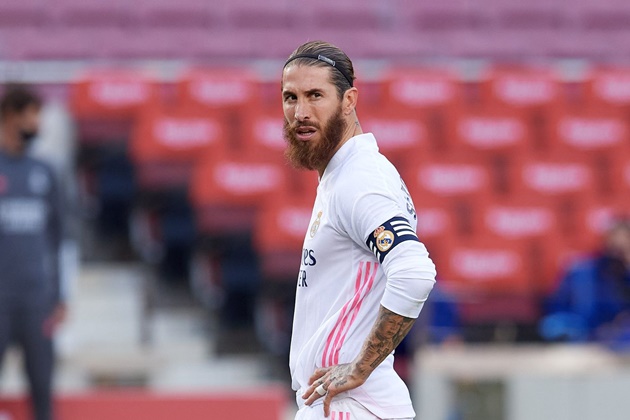 Koeman bực bội với quả penalty, Zidane nói thẳng 1 câu_695c6950ee2b2.jpeg