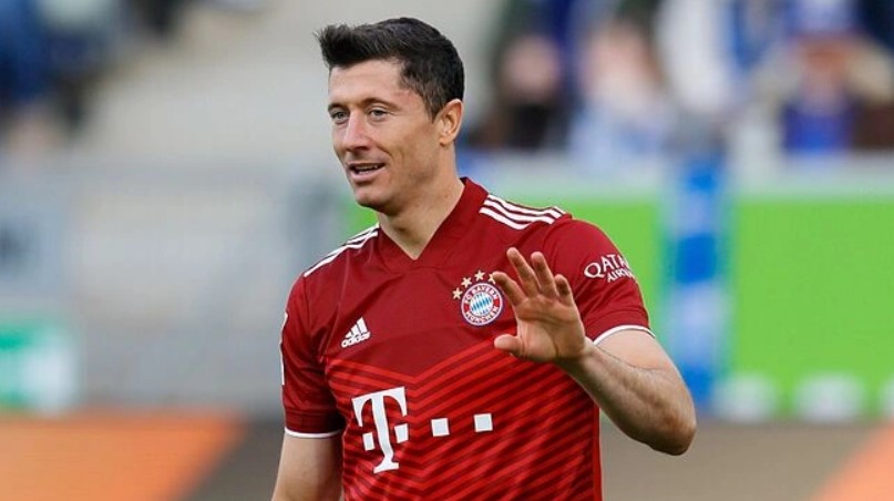 Kucharski: ‘Lewandowski tới Barca để chứng tỏ giỏi hơn Benzema’_695c3c2151343.jpeg