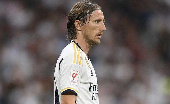 Lạ lẫm khi ngồi dự bị, Modric chốt tương lai với Real_695c1ad96844d.png