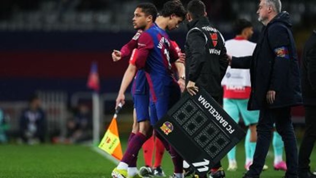 Lại bị Xavi đày ải, ngày tàn của số 9 đến gần_695bd306c0c59.jpeg