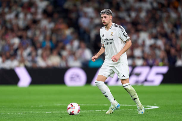 Làm đồng đội với Kroos – Modric – Casemiro, Valverde đã nhận được gì?_695bae89d5f68.jpeg