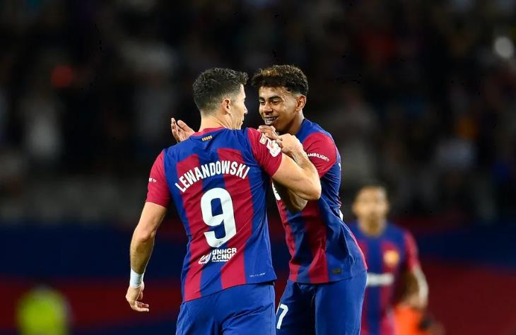 Lamine Yamal làm rõ quan hệ với Robert Lewandowski_695c0d5f7ca98.jpeg