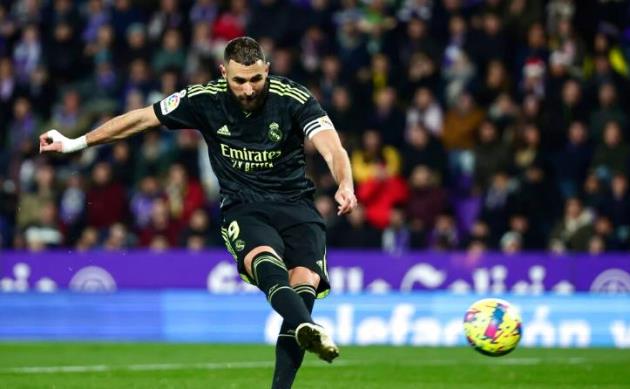 Lập cú đúp, Benzema vẫn bị Lewandowski bỏ xa_695c2dda7c7a5.jpeg