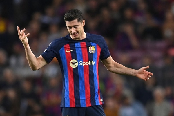 Lewandowski bị treo giò 3 trận_695c2d2a1bbf1.jpeg