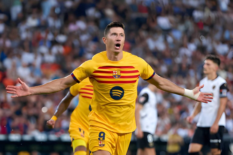 Lewandowski đền đáp niềm tin từ HLV Hansi Flick_695bbfd232f15.jpeg