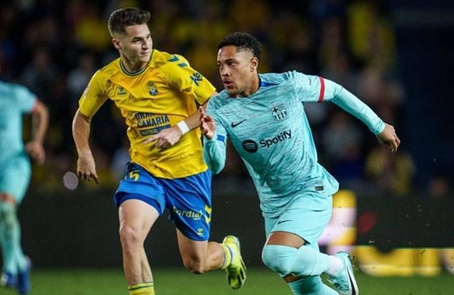 Lewandowski hành động đẳng cấp, thời khắc chuyển giao tại Barca đã đến_695bf8bf7ec8b.jpeg