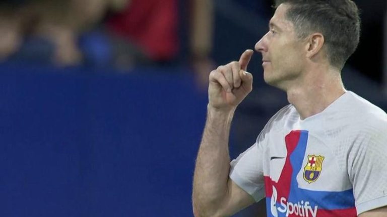Lewandowski trả giá đắt vì ‘khịa’ trọng tài_695c2fcecf288.jpeg
