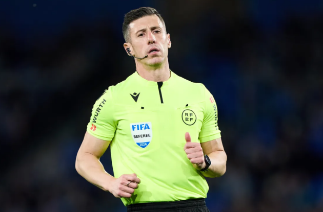 Lộ diện trọng tài bắt chính trận Real vs Barca_695bdc596d54a.png