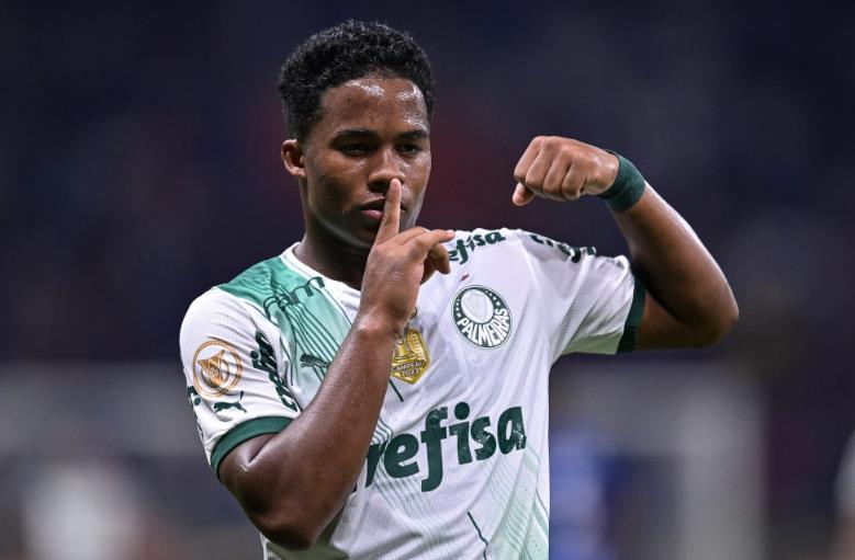 Luis Suarez muốn tiền đạo Real đến Barcelona_695c047f3af37.jpeg