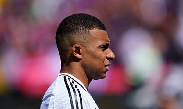 Mbappe rực sáng, nhưng cũng không thể cứu rỗi Real_695b7dc5be350.jpeg
