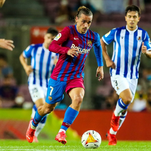 Memphis Depay lại trình diễn kỹ năng, khiến cả Camp Nou trầm trồ_695c5b9b06451.jpeg