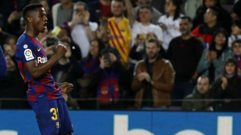 Messi “dâng đến tận răng”, thần đồng Barca “chỉ còn biết” lập kỷ lục khủng_695c96f818e0d.jpeg