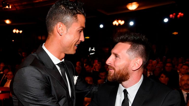 Messi hé lộ bến đỗ tiếp theo và gây sốc: “Tôi nhớ Ronaldo da diết”_695cdfb478509.jpeg