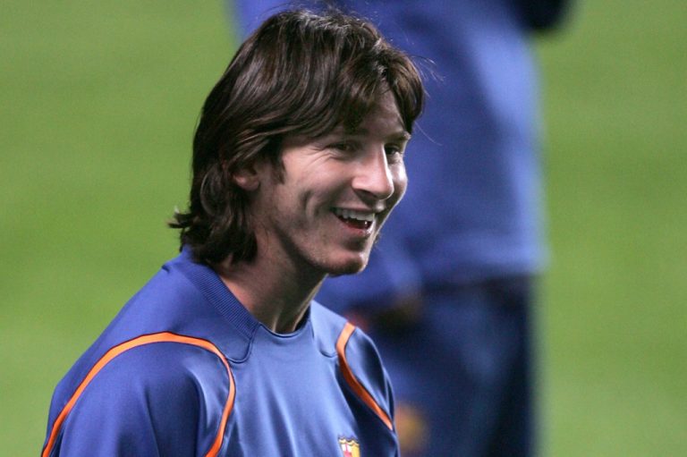 Messi từ tài năng trẻ đến ngôi sao bước ra ánh sáng trước Real_695c7fc77b28d.jpeg