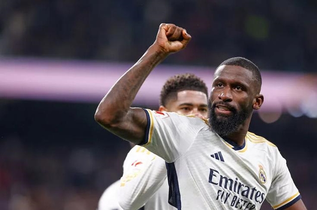 Mesut Ozil gọi sao Real Madrid là hậu vệ xuất sắc nhất thế giới_695bf8fedc861.jpeg