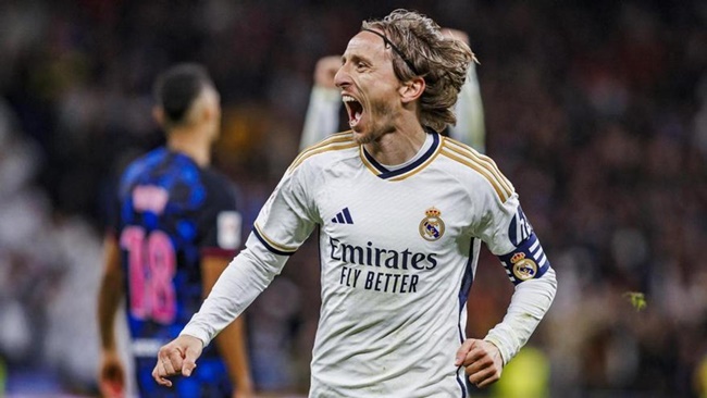 Modric bắn tín hiệu cho Real_695bda5bdbafc.jpeg