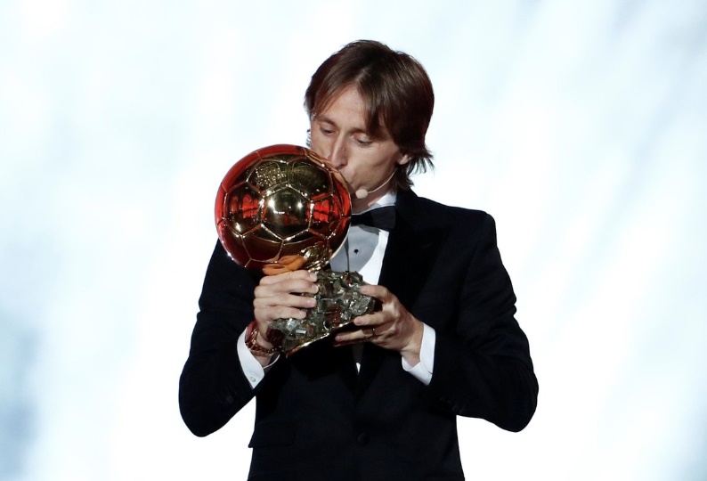 Modric chỉ ra 3 cái tên lẽ ra đoạt QBV nếu không vì Ronaldo và Messi_695cea5f60787.jpeg